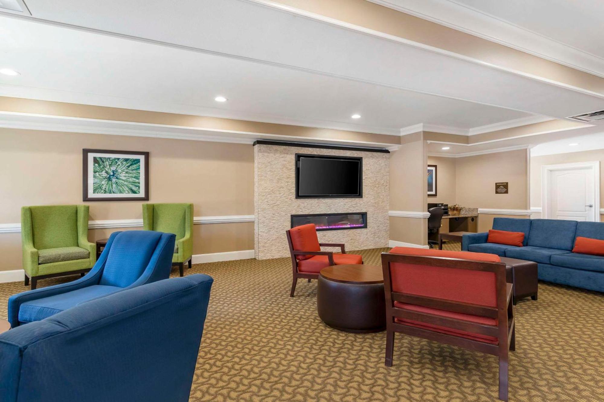 Comfort Inn & Suites Tifton Exterior photo